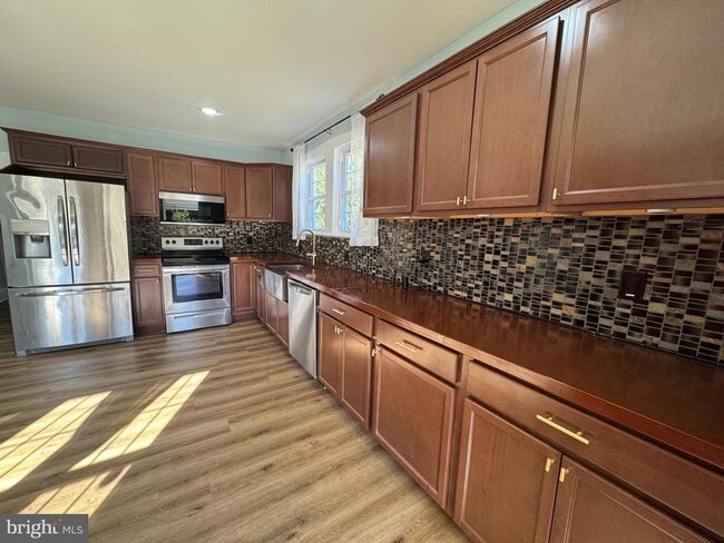 Building Photo - 208 Vineyard Rd