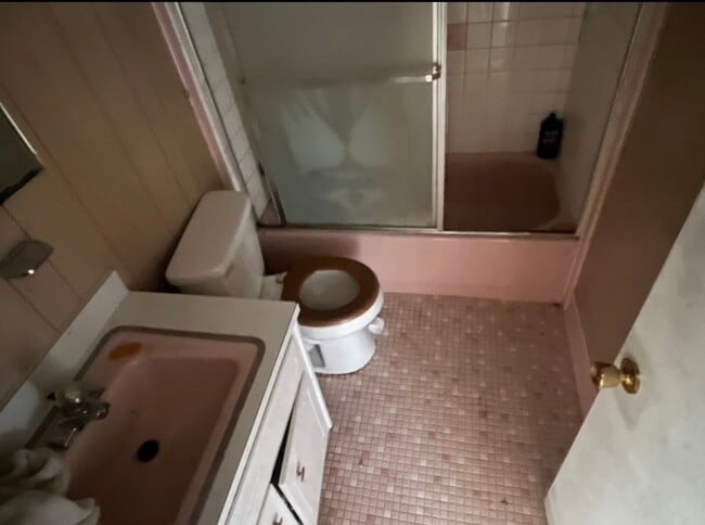 Building Photo - Brick Home in Quiet Cul-de-sac