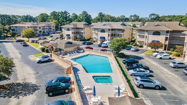 Building Photo - 4242 Pinehurst Cir