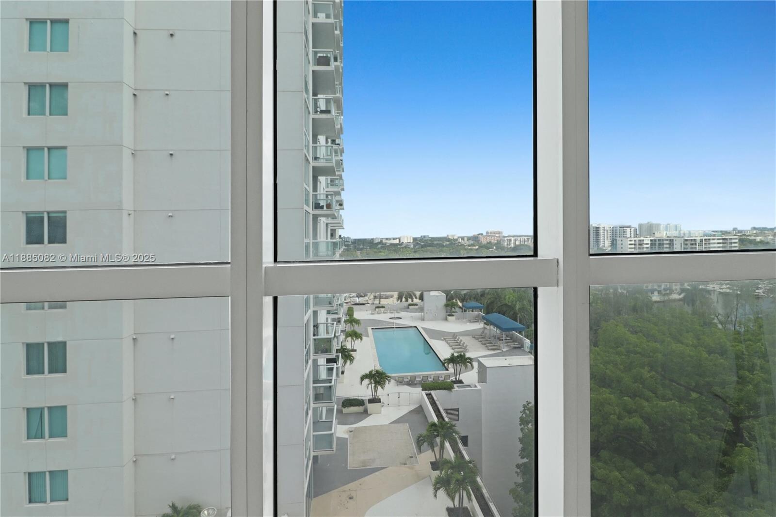 Building Photo - 1861 NW South River Dr