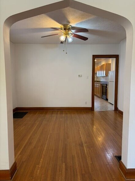 Building Photo - 3108 Indianola Ave