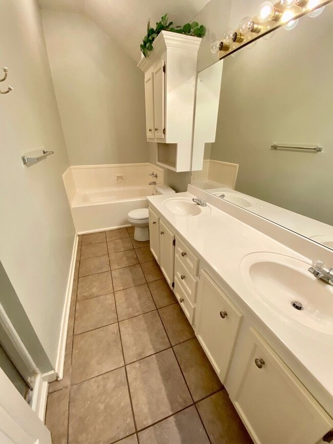 Building Photo - 3/2 for rent in Highland Ridge of Madison!