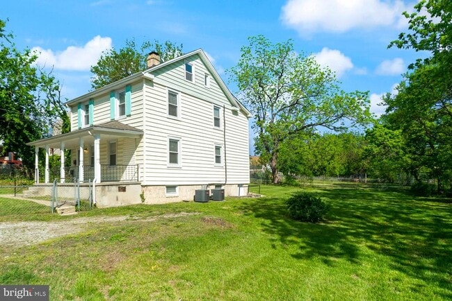 Building Photo - 107 Fusting Ave