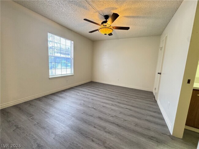 Building Photo - 3823 S Maryland Pkwy
