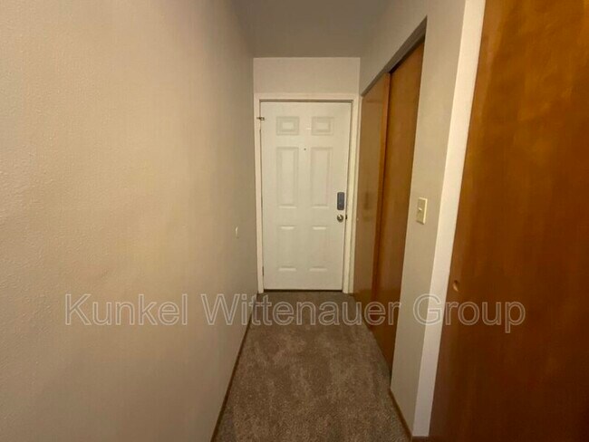 Building Photo - 522 N 38th St