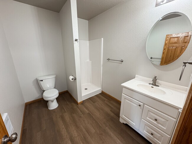 Building Photo - Theater Apartments Beulah