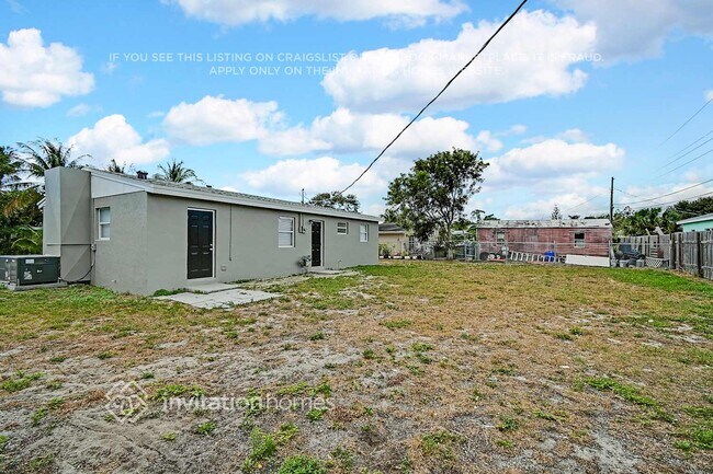 Building Photo - 415 Cheyenne Dr
