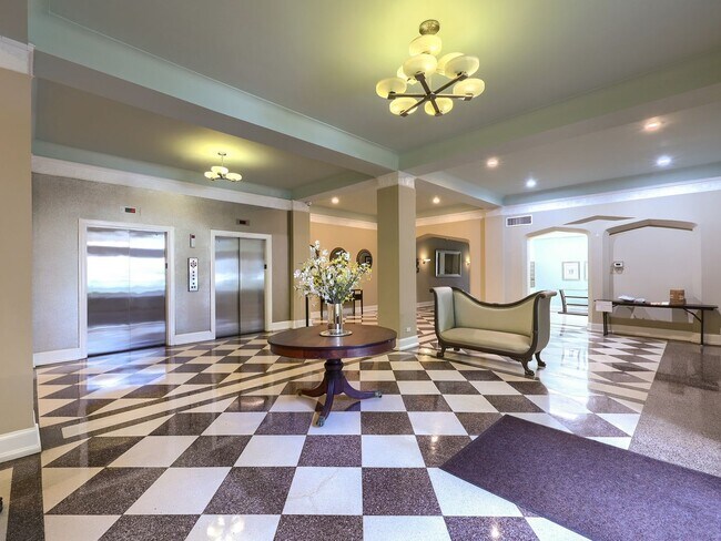 Building Photo - 1525 N Front St