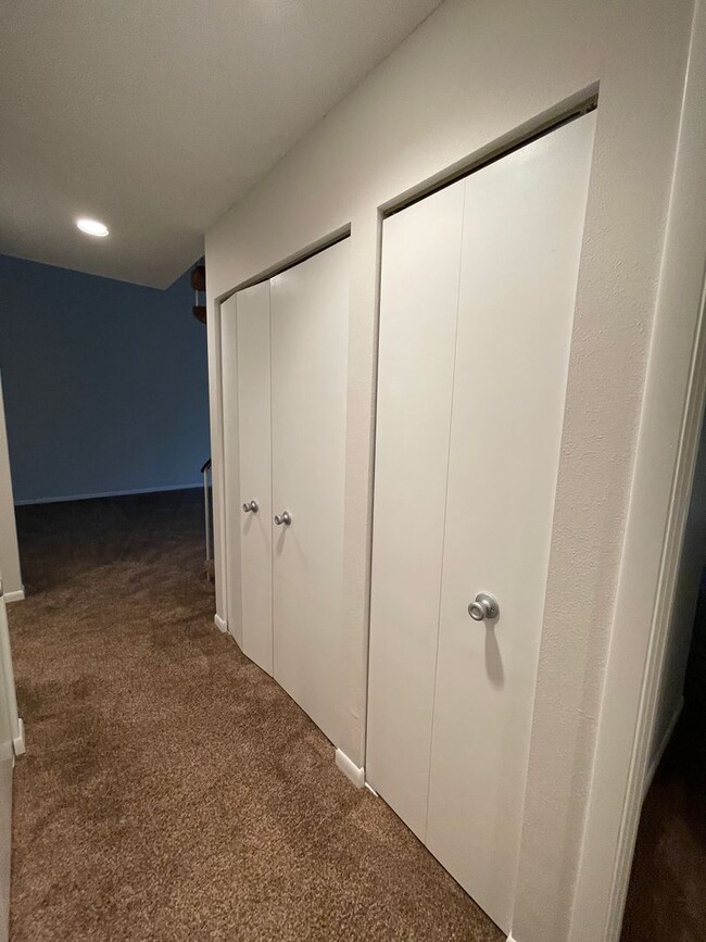 Building Photo - For Lease / Rent