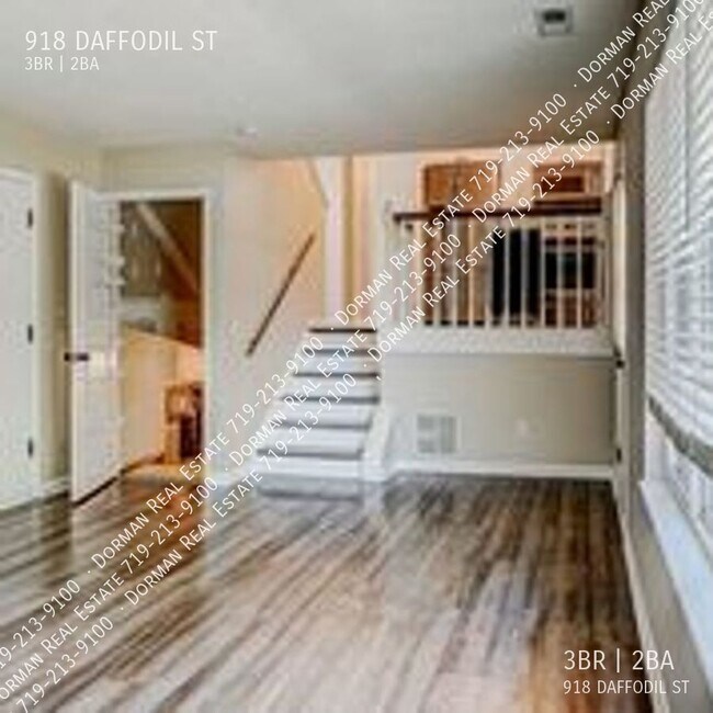 Building Photo - 918 Daffodil St