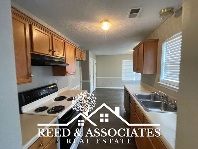 Building Photo - 3 Bedroom in Oakland!