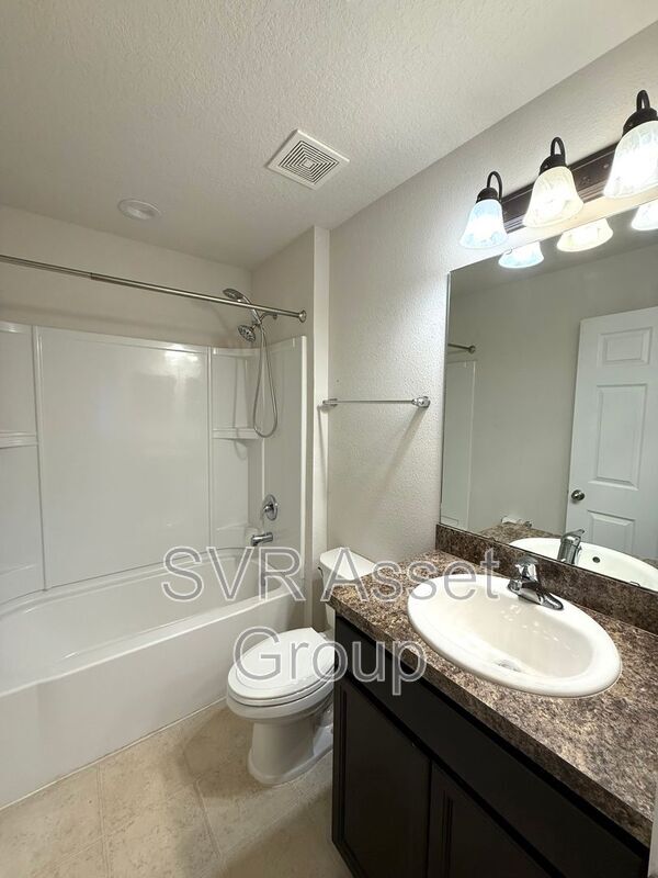 Building Photo - 5860 Harris Ave