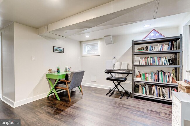 Building Photo - 7806 Jansen Dr