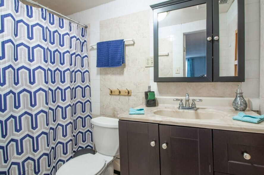 Building Photo - 1731 Grayson Dr