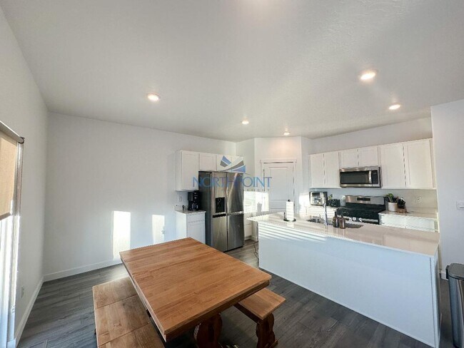 Building Photo - 3 BR/2.5BA | Newly Renovated Single Family Home | 1-Car Garage Parking | In Lehi!