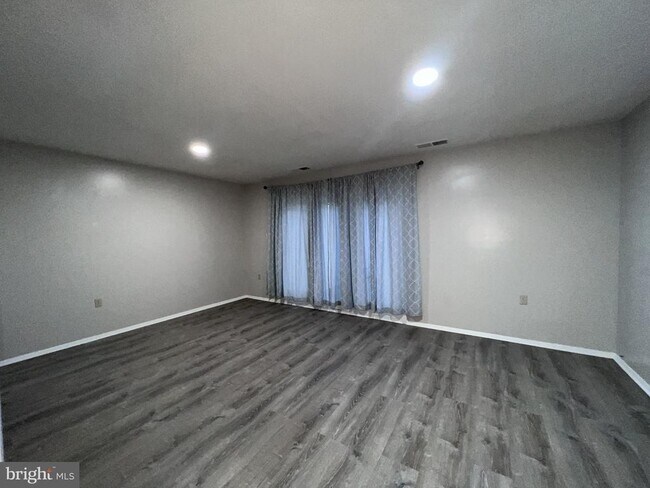 Building Photo - 217 Haverhill Rd