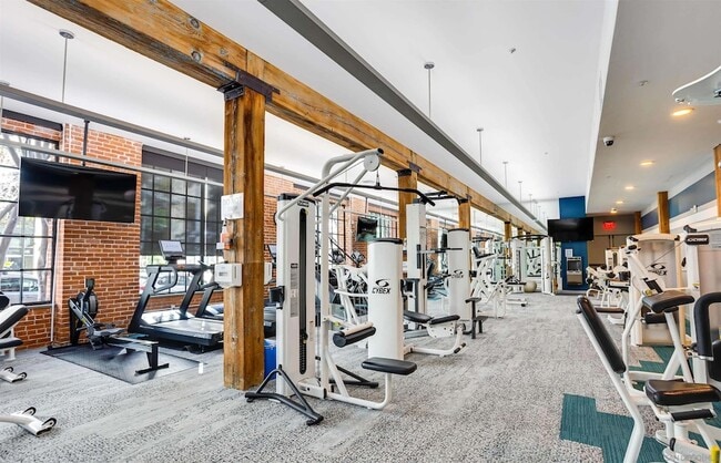 Building Photo - 500 W Harbor Dr