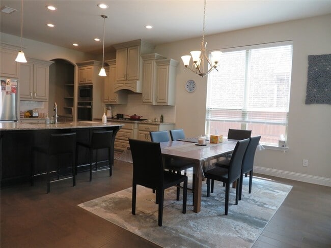 Building Photo - 5616 Amphora Ave