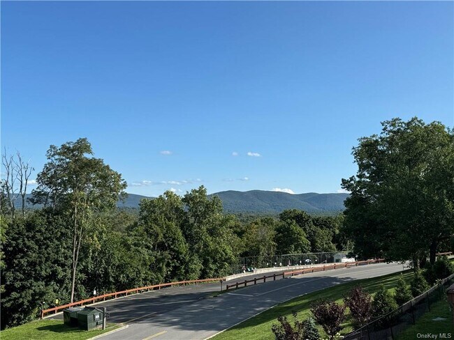 Building Photo - 12 Alpine Dr