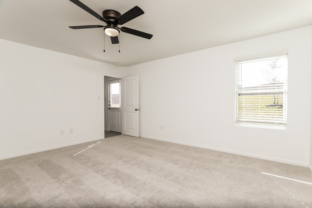 Building Photo - 298 Jax Lp