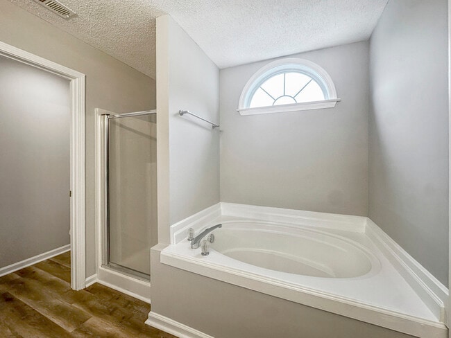 Building Photo - 1421 Isleworth Cir