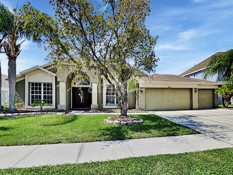 Primary Photo - 10223 Meadow Crossing Dr