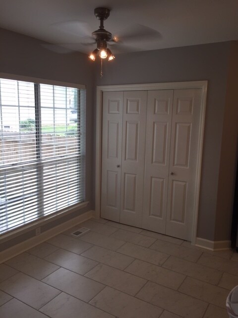 Building Photo - 3 bedroom, 2 bath home in Falcon Creek Subdivision