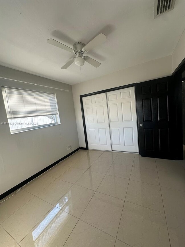 Building Photo - 2421 N 57th Terrace