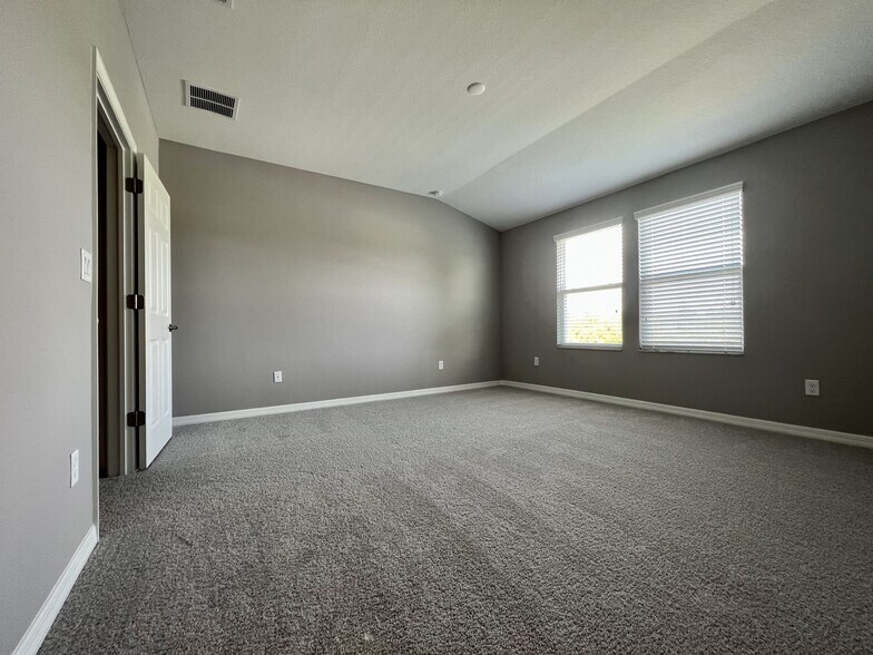 Building Photo - 29817 Southwell Ln