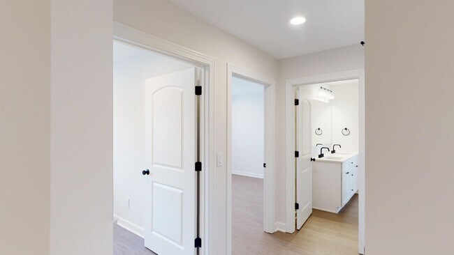 Building Photo - 3 Bedroom End Unit