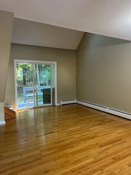 Building Photo - 32 Chickadee Ln