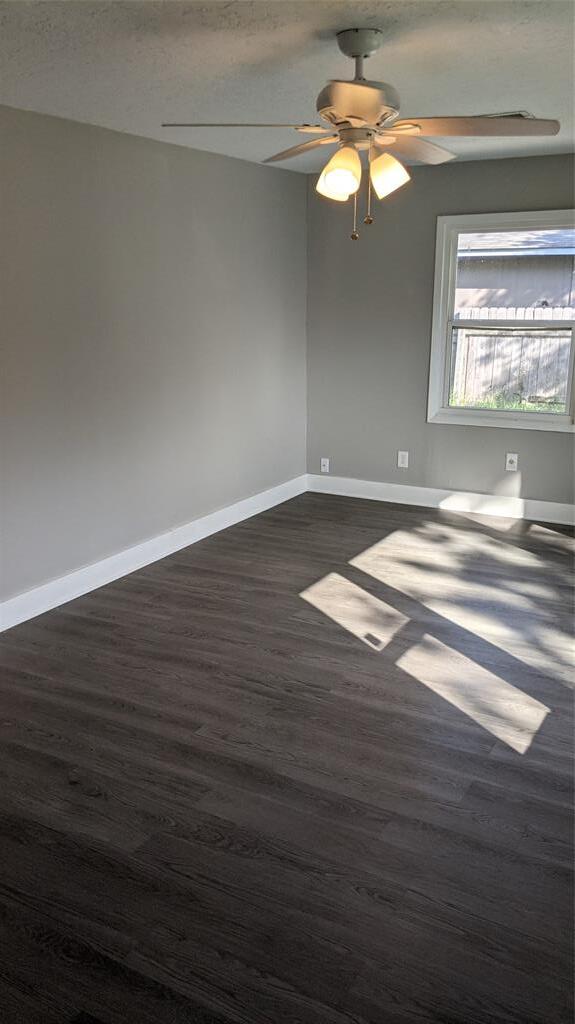 Building Photo - 204 3rd St