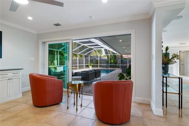 Building Photo - 606 Owl Way