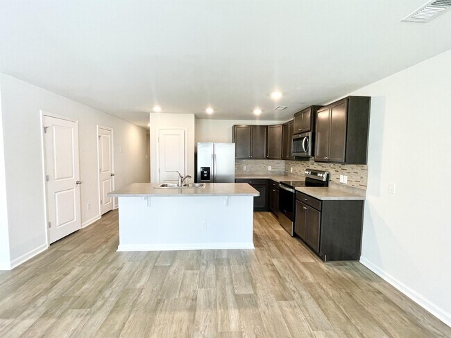 Building Photo - 108 Rosefield Ct