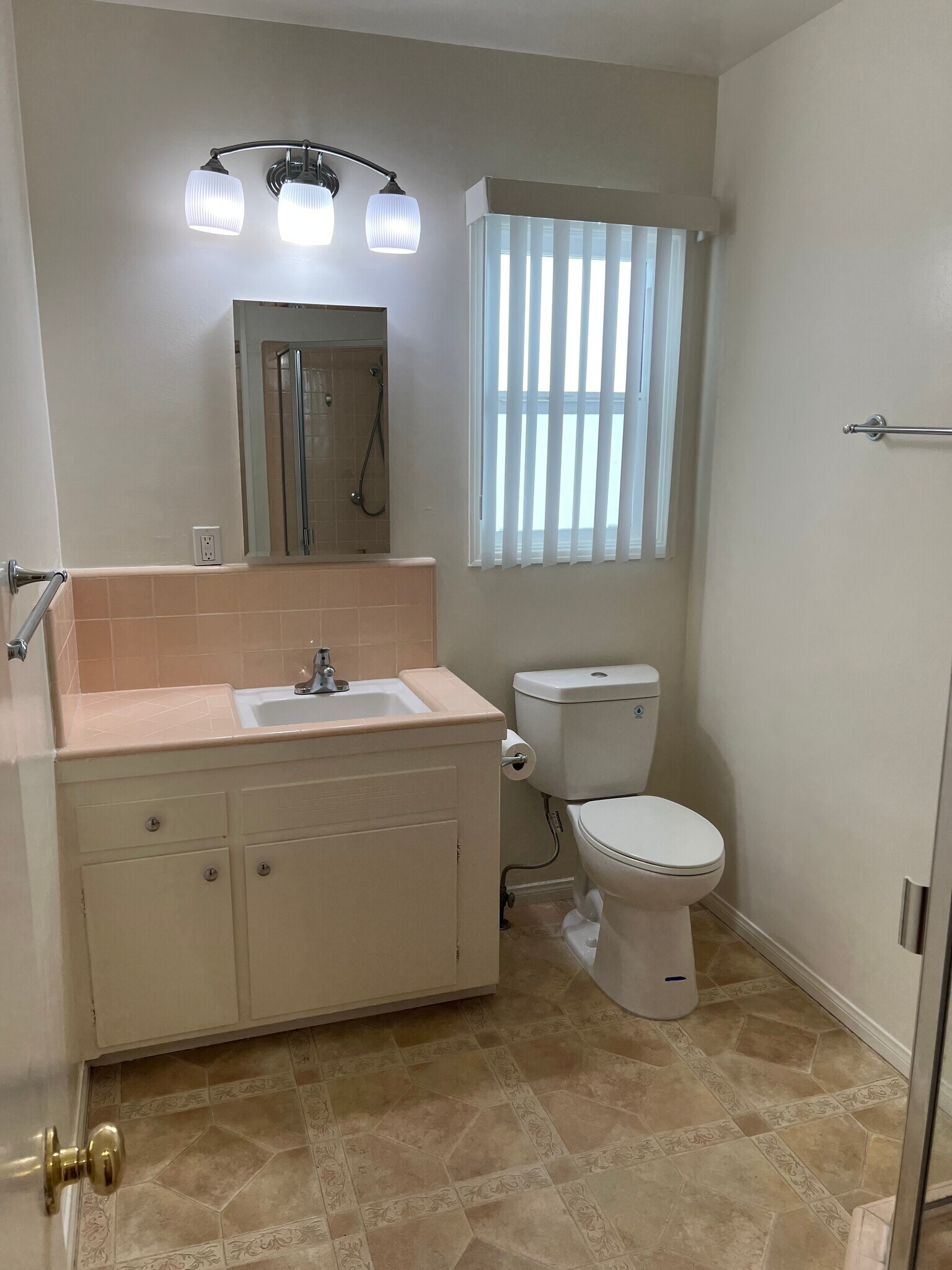 Bathroom 2 - 1712 Barry Ave