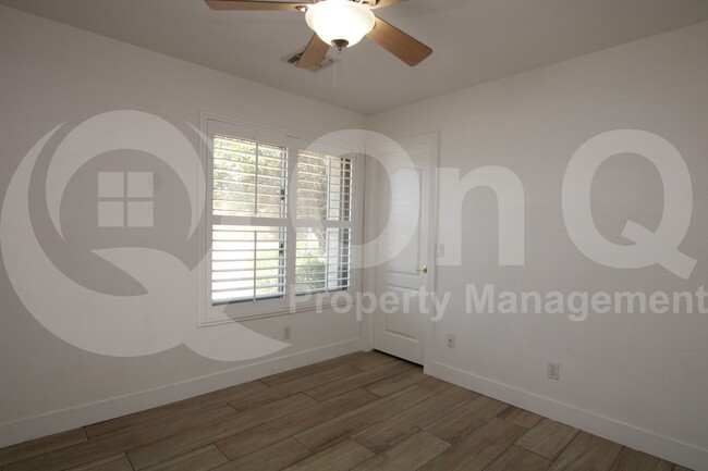 Building Photo - 1673 E Wildhorse Pl