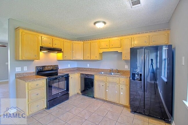 Building Photo - 850 Lyndsi Ln