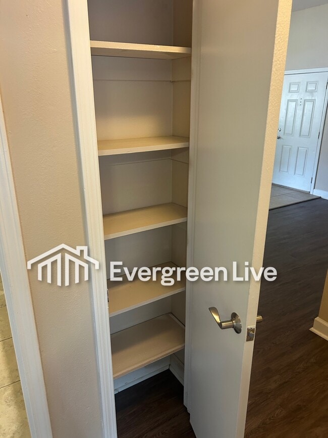 Building Photo - 30 Callan Ct