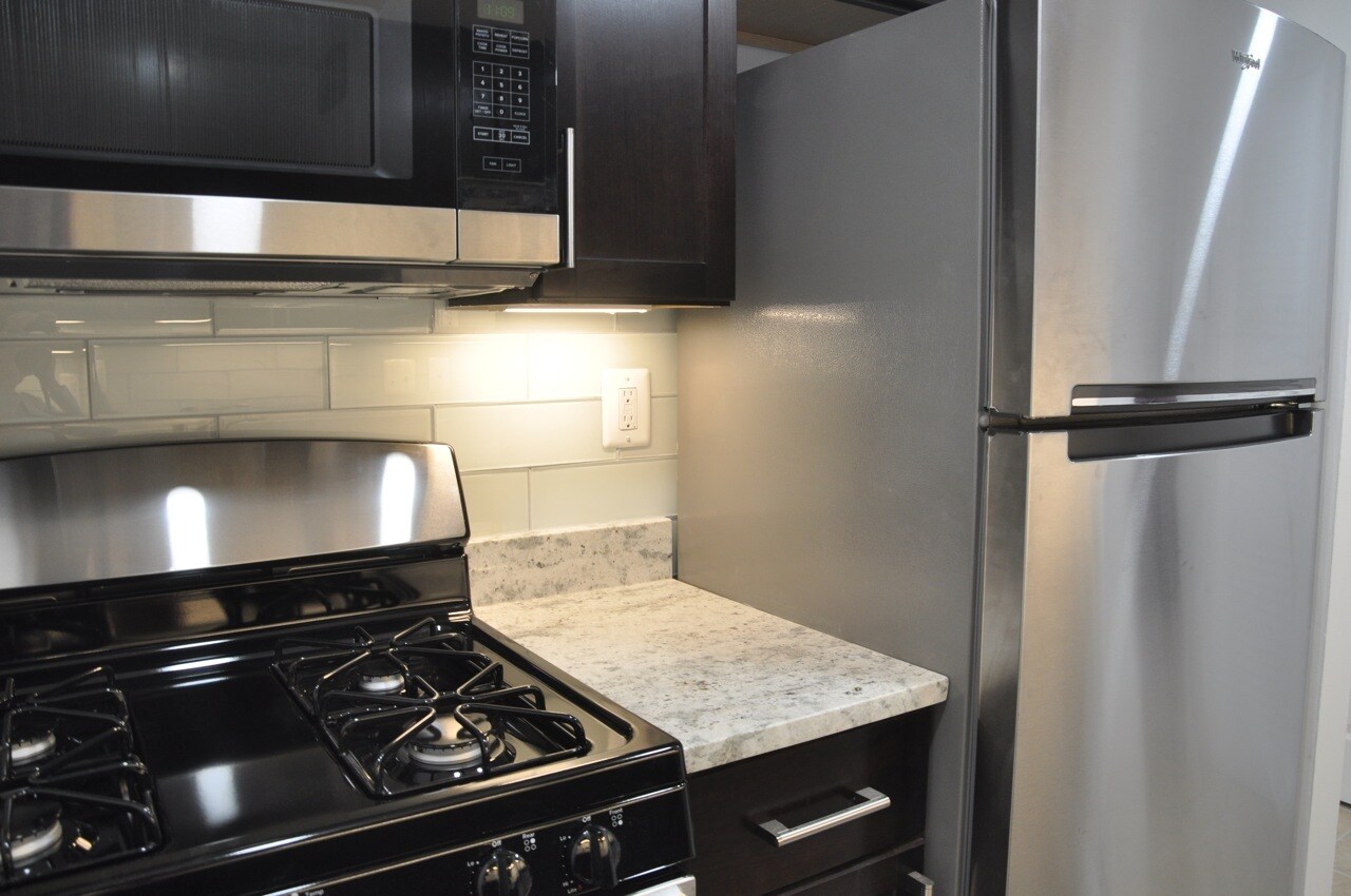 Building Photo - 1300 Army Navy Dr