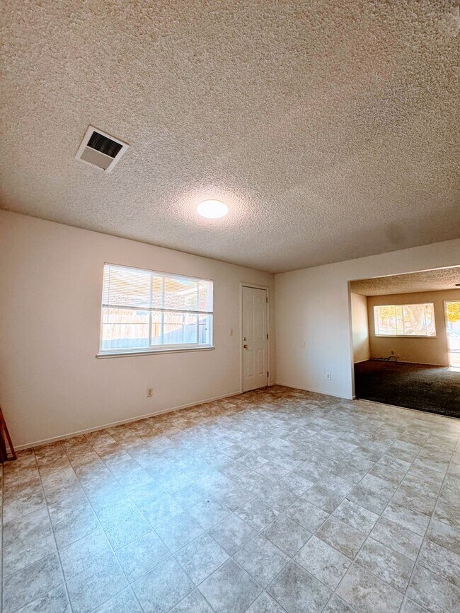Building Photo - 4136 Oberon Ave