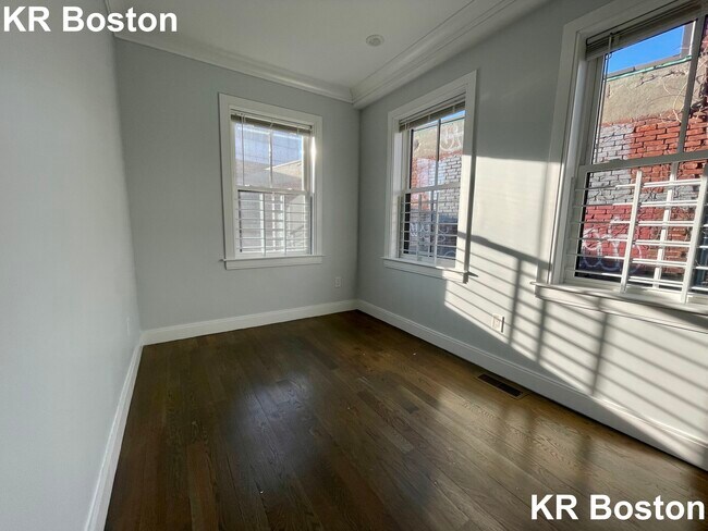 Building Photo - 20 Reedsdale St