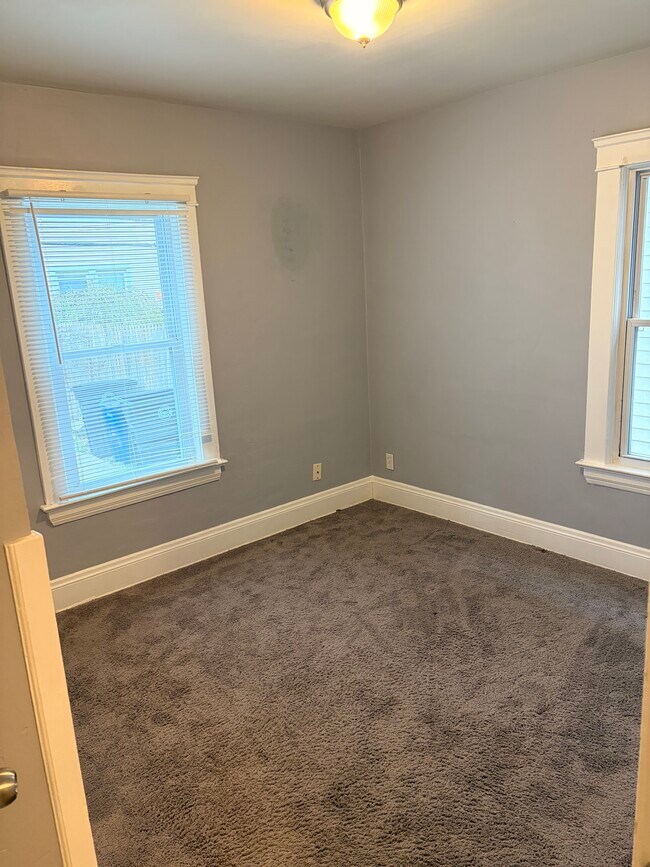 Building Photo - 1944 W 73rd St