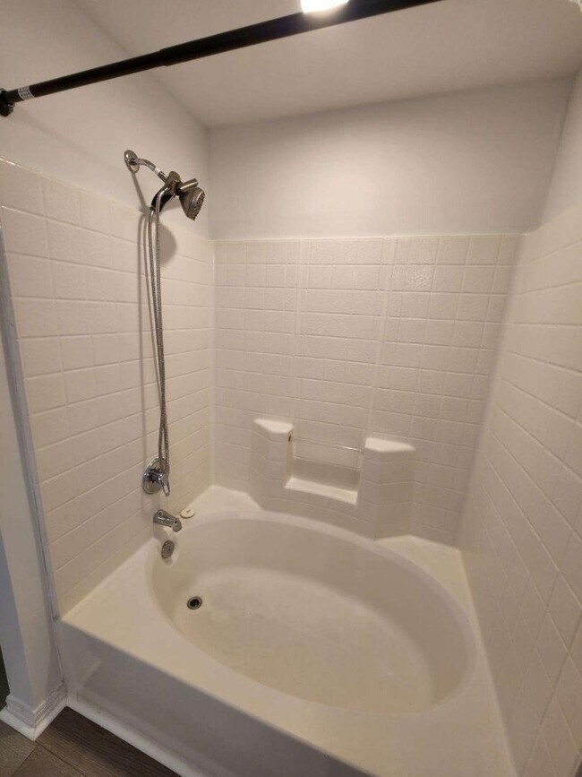 Building Photo - 5551 Bentgrass Dr