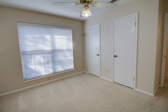 Building Photo - Windmill Hill Patio Home