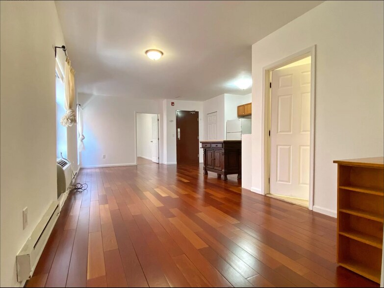 Building Photo - 701 Chestnut St