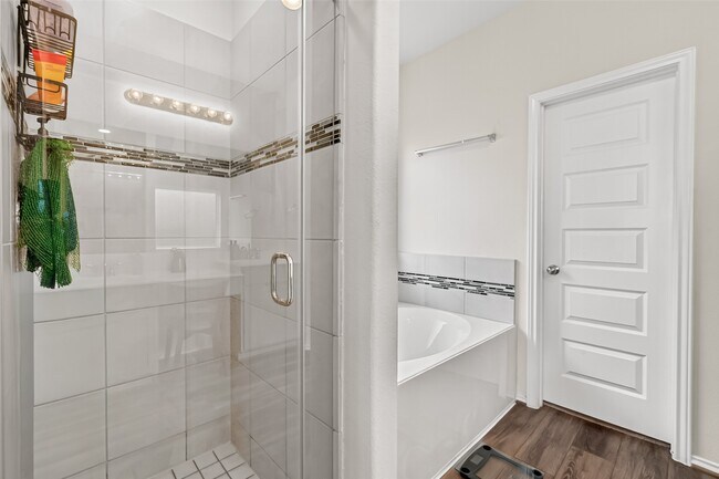 Building Photo - 1601 Darwin Cedar Dr