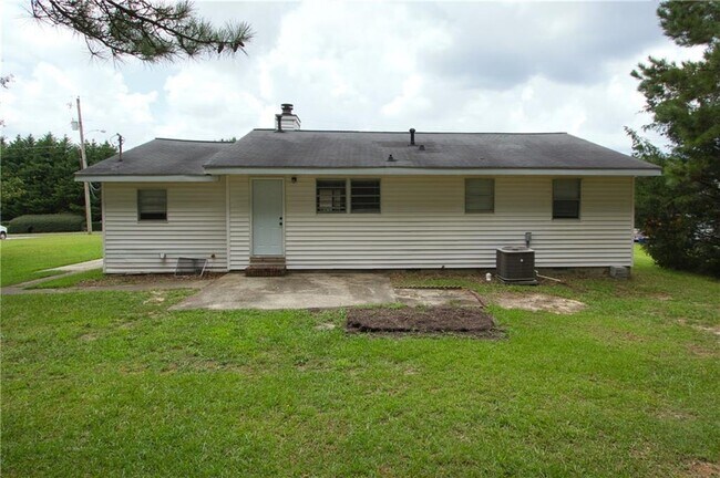 Building Photo - 1312 Cooper Rd