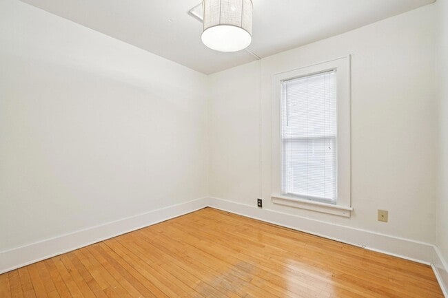 Building Photo - 1660 N Marshall St