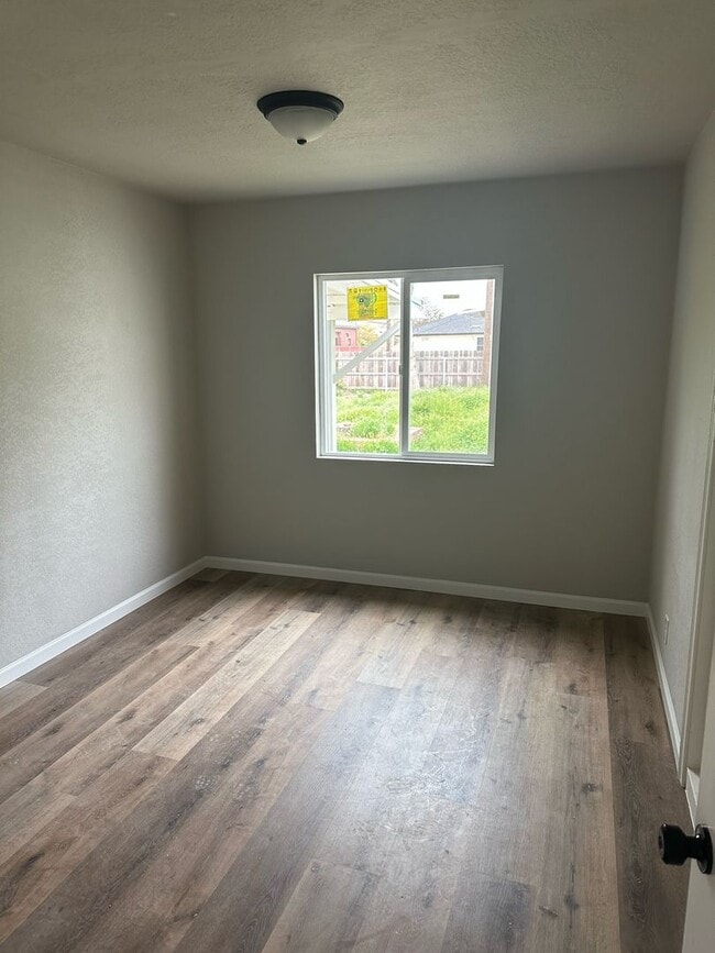 Building Photo - 1724 McKinley Ave