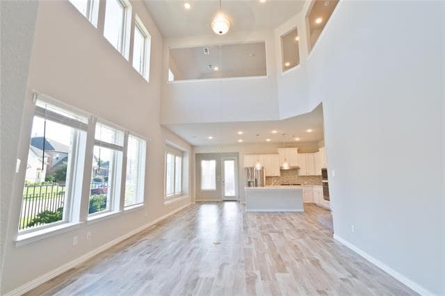 Building Photo - 8635 Edgemere Dr